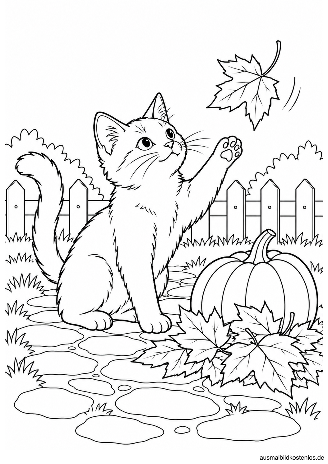 Katze hebt eine Vorderpfote zu einem fallenden Blatt; daneben Kürbis und Laub vor einem Gartenzaun.